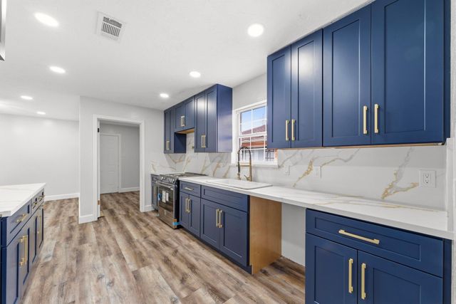 5411 Ariel Street, Houston, TX 77096