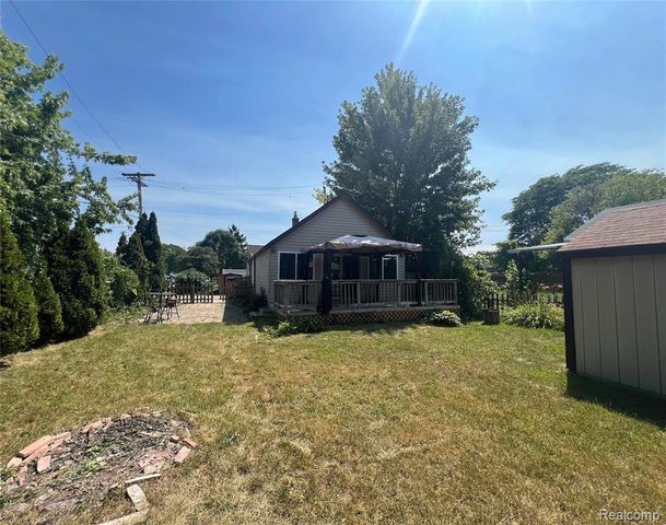 15676 Frazho Road, Roseville, MI 48066