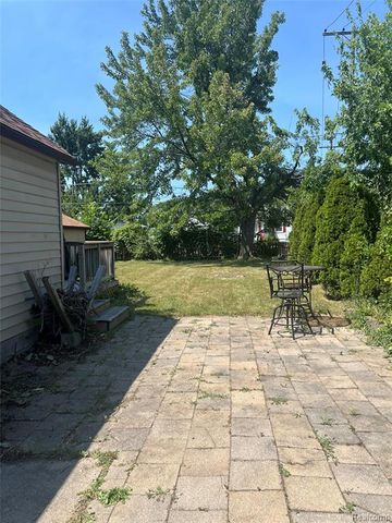 15676 Frazho Road, Roseville, MI 48066