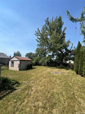 15676 Frazho Road, Roseville, MI 48066