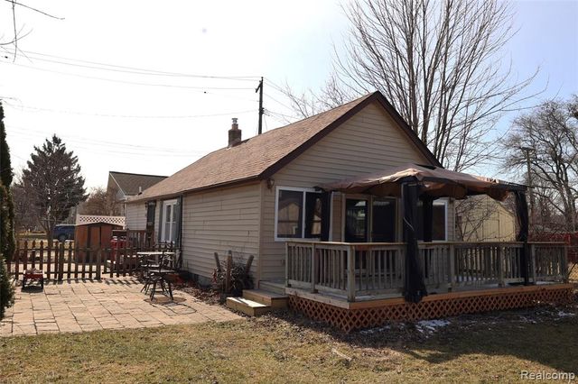 15676 Frazho Road, Roseville, MI 48066
