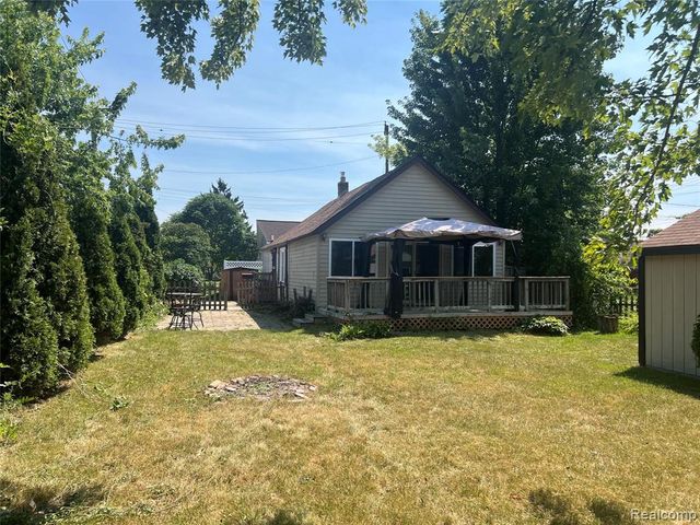 15676 Frazho Road, Roseville, MI 48066