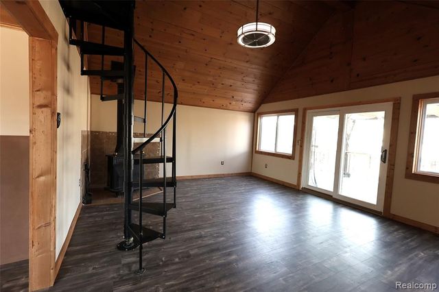 15676 Frazho Road, Roseville, MI 48066