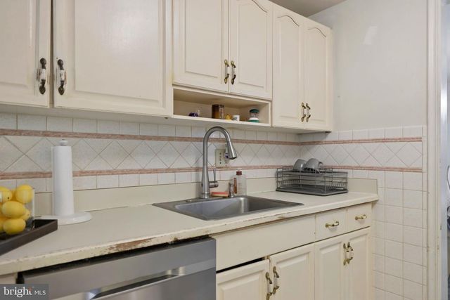 5141 BRADFIELD DR, Annandale, VA 22003