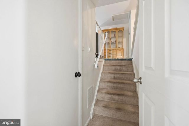 5141 BRADFIELD DR, Annandale, VA 22003