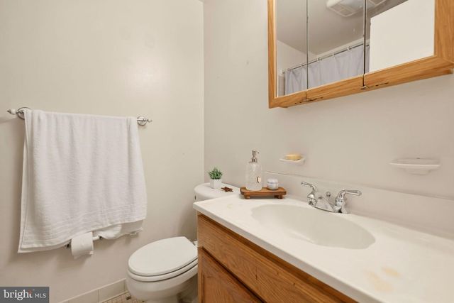 5141 BRADFIELD DR, Annandale, VA 22003