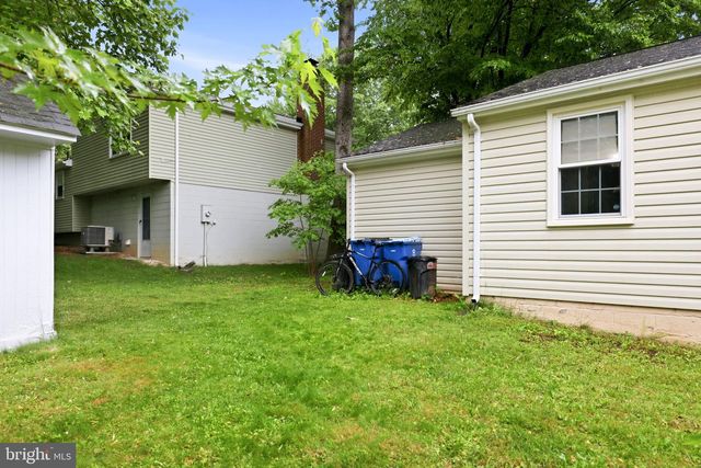 5141 BRADFIELD DR, Annandale, VA 22003