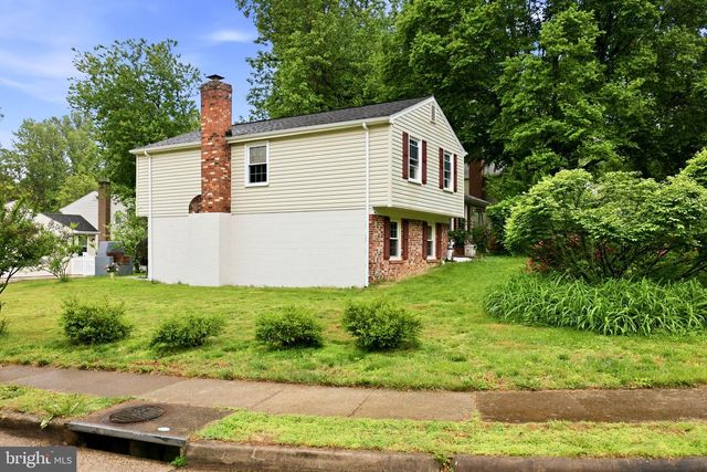 5141 BRADFIELD DR, Annandale, VA 22003