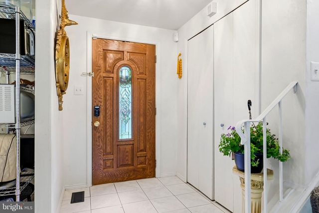 5141 BRADFIELD DR, Annandale, VA 22003