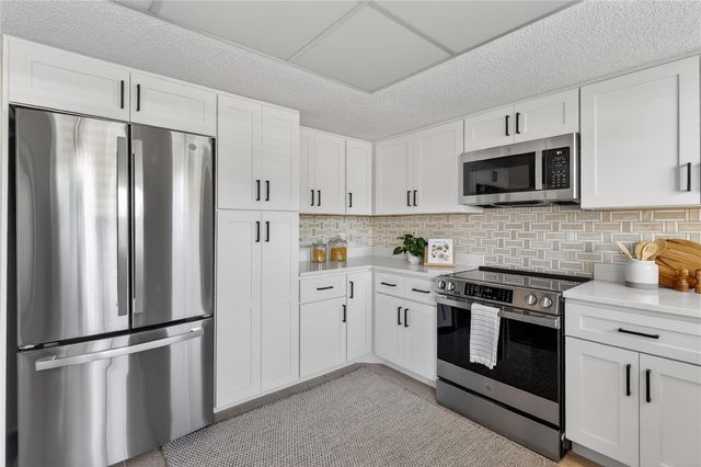 9 FORBES PLACE PLACE 112, Dunedin, FL 34698