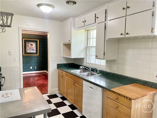 2 E 54th Street, Savannah, GA 31405