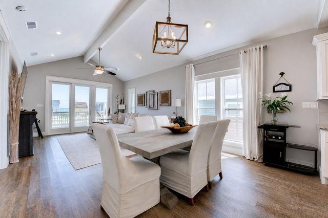 4322 Palapa Circle, Galveston, TX 77554