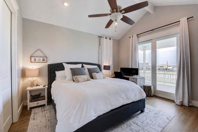 4322 Palapa Circle, Galveston, TX 77554