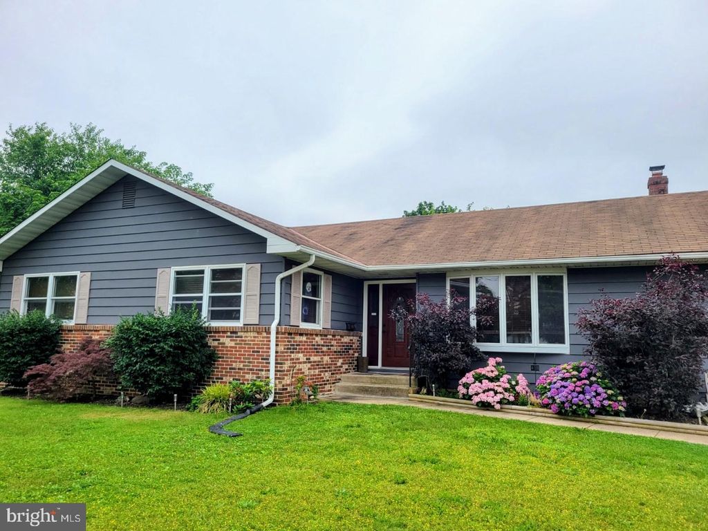 314 6TH ST E, Florence, NJ 08518