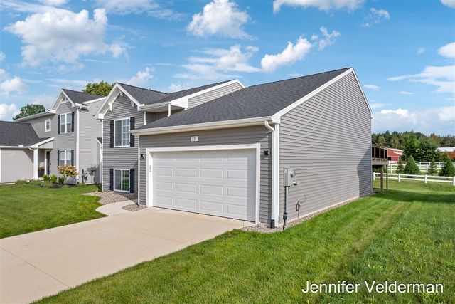 331 N Tannenbaum Trail, Cedar Springs, MI 49319