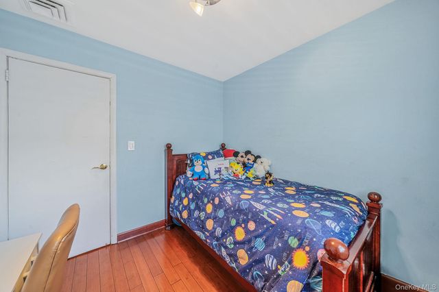 26016 80th Avenue, Glen Oaks, NY 11004