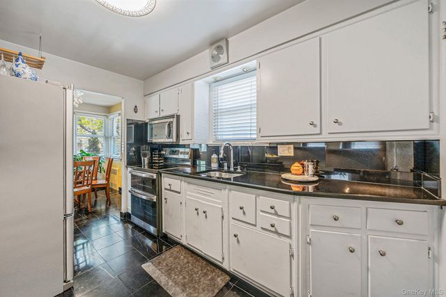 26016 80th Avenue, Glen Oaks, NY 11004