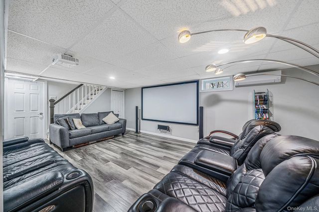 26016 80th Avenue, Glen Oaks, NY 11004