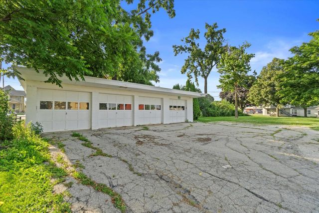 229 Main STREET, Waterford, WI 53185