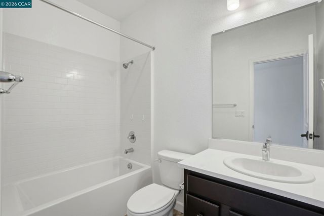 1939 Orfanos Ranch Dr, Brentwood, CA 94513