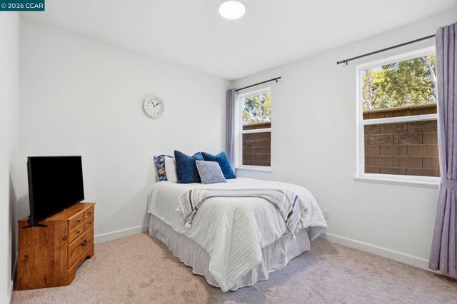 1939 Orfanos Ranch Dr, Brentwood, CA 94513