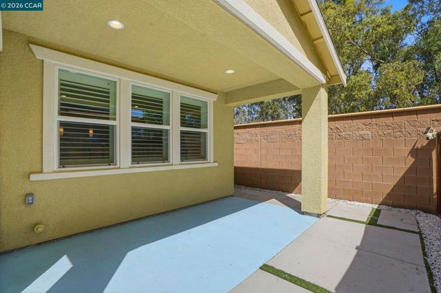 1939 Orfanos Ranch Dr, Brentwood, CA 94513