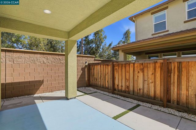1939 Orfanos Ranch Dr, Brentwood, CA 94513