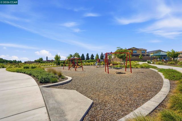 1939 Orfanos Ranch Dr, Brentwood, CA 94513