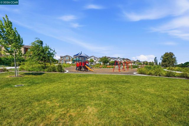 1939 Orfanos Ranch Dr, Brentwood, CA 94513