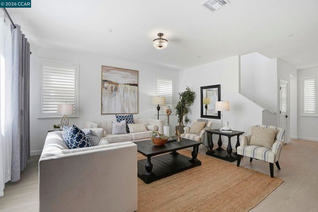 1939 Orfanos Ranch Dr, Brentwood, CA 94513