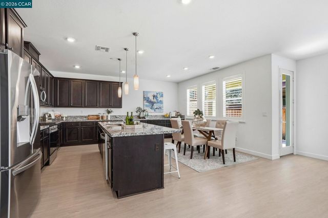 1939 Orfanos Ranch Dr, Brentwood, CA 94513