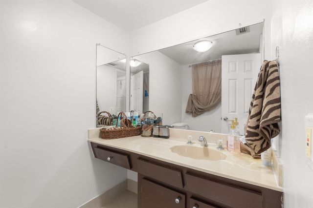 4191 NW 41st Street 214, Lauderdale Lakes, FL 33319
