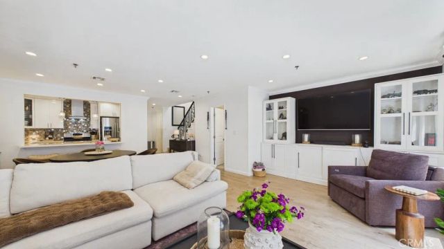 735 W California 102, Glendale, CA 91203
