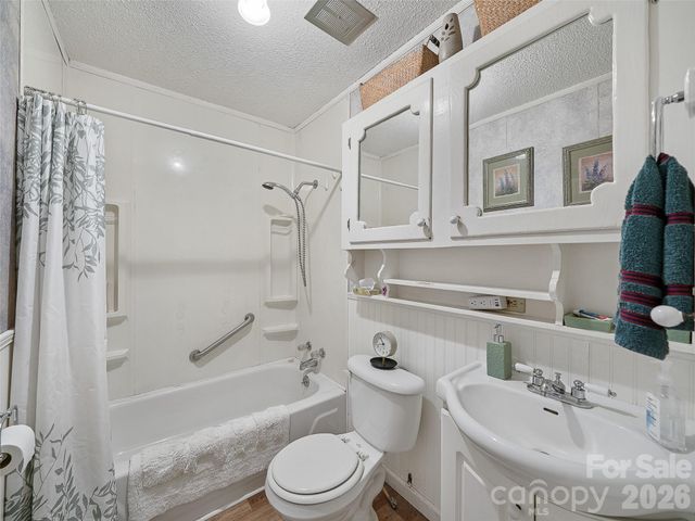 376 Hoot Owl Road, Spruce Pine, NC 28777