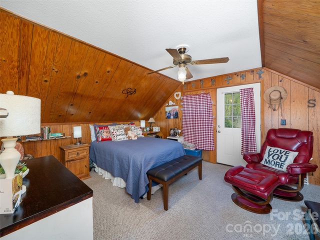 376 Hoot Owl Road, Spruce Pine, NC 28777