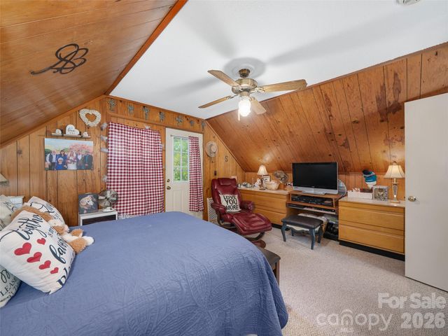 376 Hoot Owl Road, Spruce Pine, NC 28777
