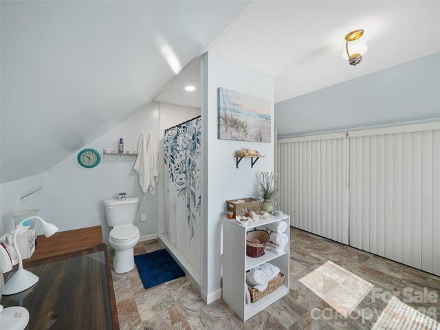 376 Hoot Owl Road, Spruce Pine, NC 28777