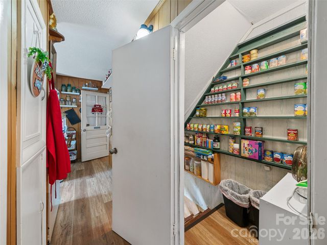 376 Hoot Owl Road, Spruce Pine, NC 28777