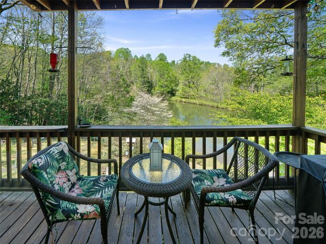 376 Hoot Owl Road, Spruce Pine, NC 28777