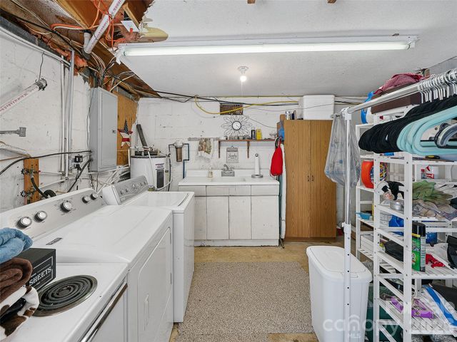 376 Hoot Owl Road, Spruce Pine, NC 28777
