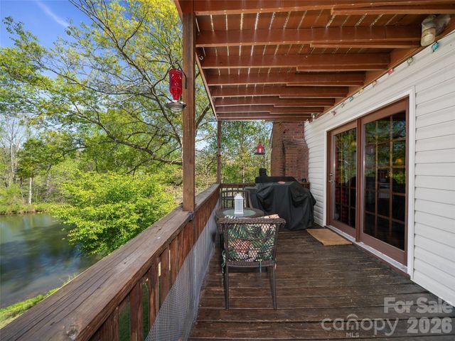 376 Hoot Owl Road, Spruce Pine, NC 28777