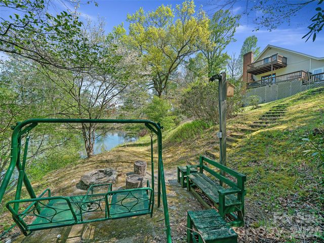 376 Hoot Owl Road, Spruce Pine, NC 28777