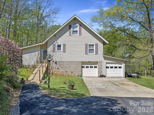 376 Hoot Owl Road, Spruce Pine, NC 28777