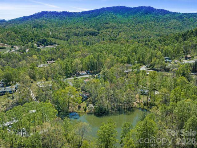 376 Hoot Owl Road, Spruce Pine, NC 28777
