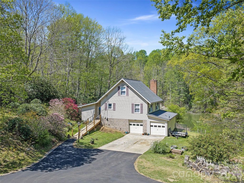 376 Hoot Owl Road, Spruce Pine, NC 28777