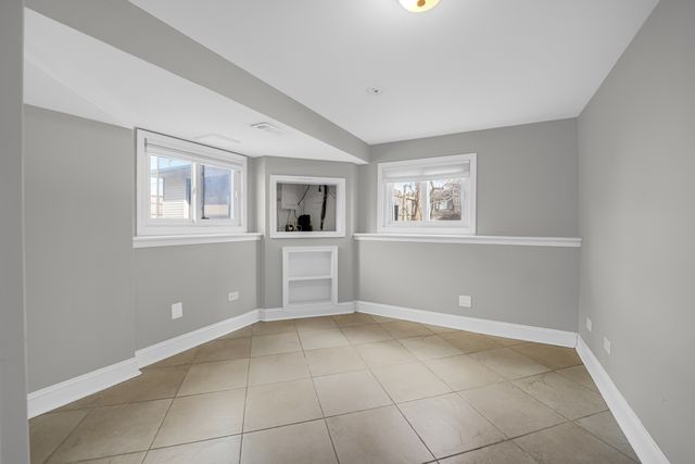 9523 S Kostner Avenue, Oak Lawn, IL 60453