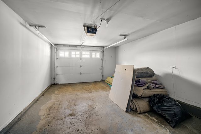 9523 S Kostner Avenue, Oak Lawn, IL 60453