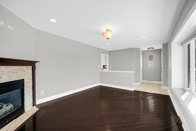 9523 S Kostner Avenue, Oak Lawn, IL 60453