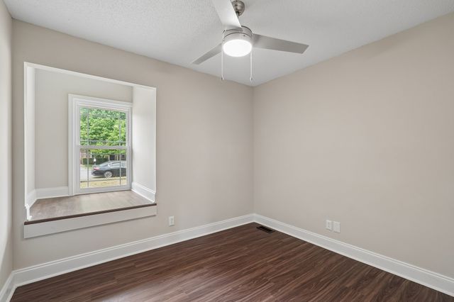 3405 Oak Lawn Dr, Clarksville, TN 37042