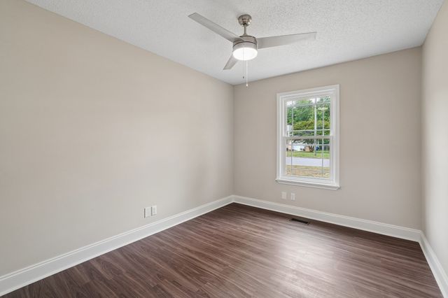 3405 Oak Lawn Dr, Clarksville, TN 37042